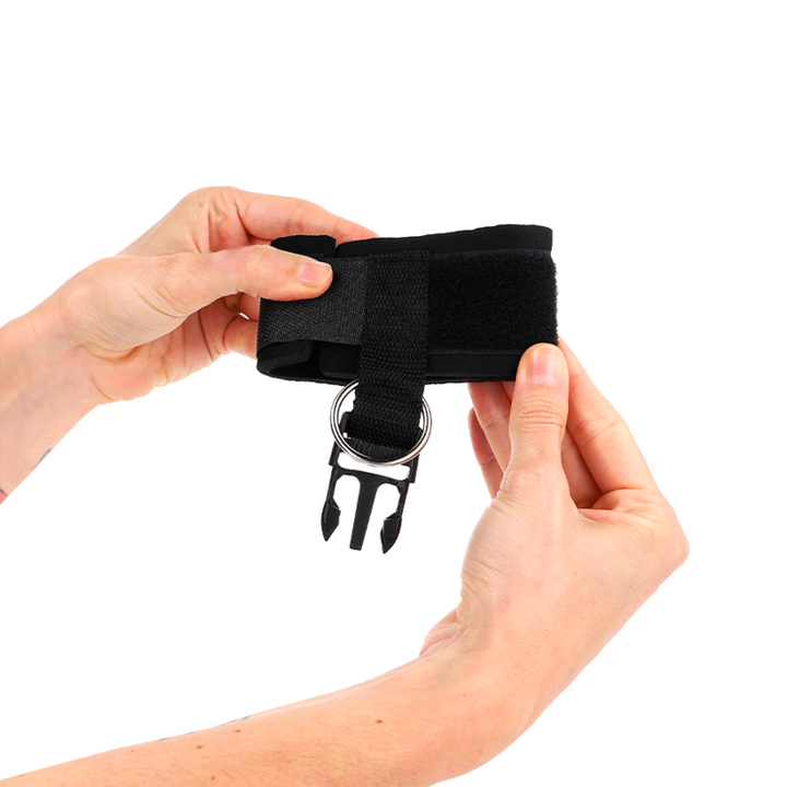 KINK - SUJECIÓN DE MUÑECAS DE NEOPRENO CON CIERRE DE GANCHO Y BUCLE, NEGRO, AJUSTABLE 22-34 CM