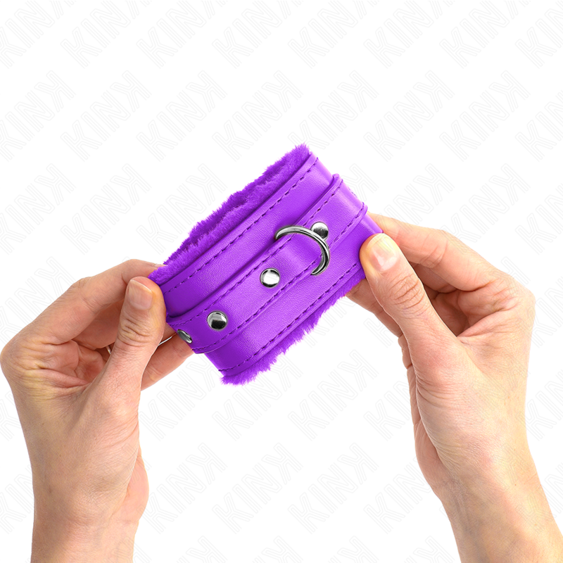 KINK - SUJECIONES DE MUÑECA CON FORRO DE PIEL PREMIUM MORADA CON CINTURÓN MORADO AJUSTABLE 17-29 CM X 6 CM