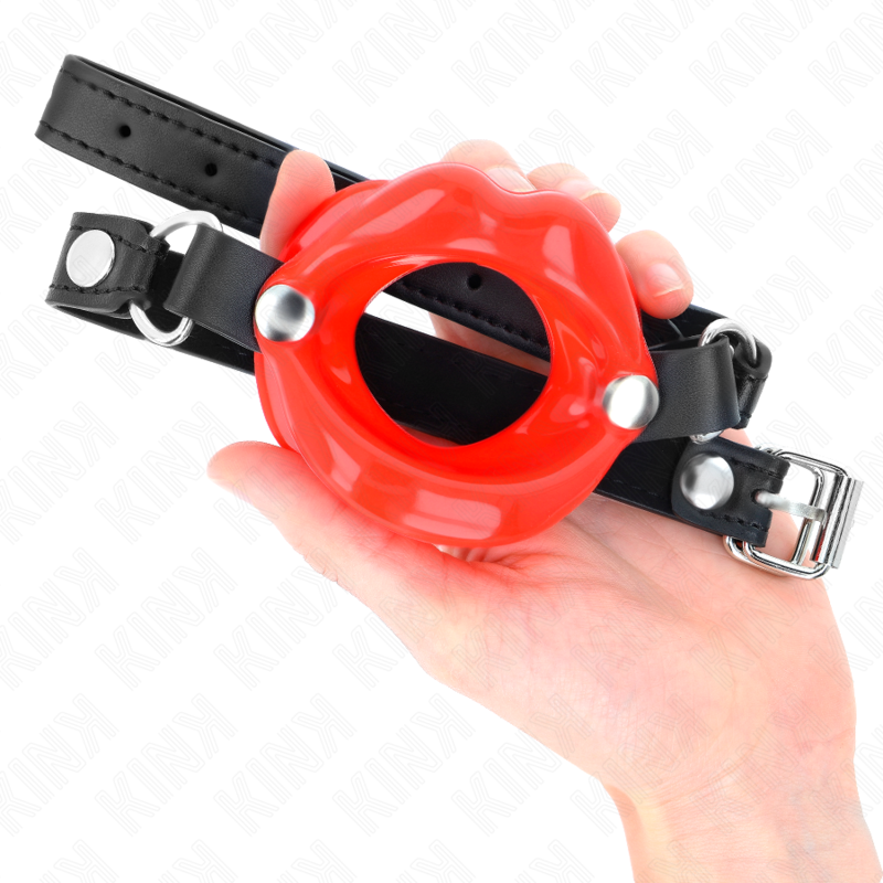 KINK - MORDAZA DE LABIOS DE 8 CM CON CORREA DE CUERO SINTÉTICO ROJA 63 x 2 CM AJUSTABLE 39-58 CM